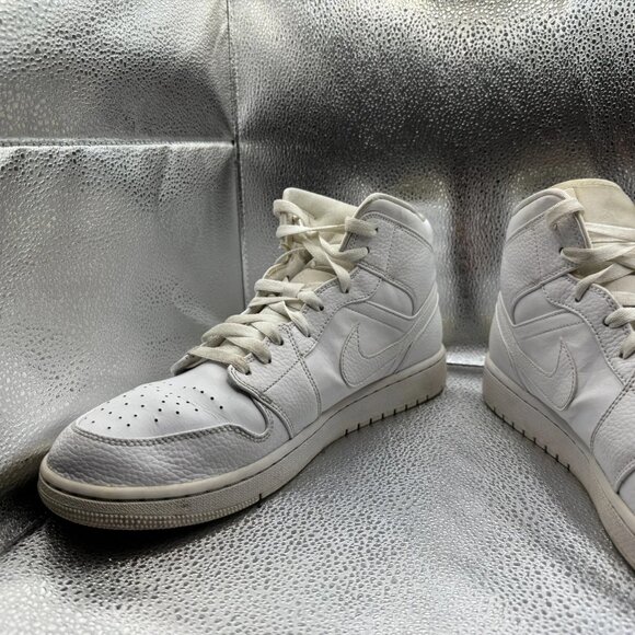 Size 13 Nike Air Jordan 1 Mid Triple White‎ Mens Basketball Shoes 554724-130 - Picture 7 of 11